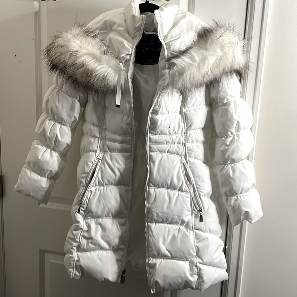 NWOT Laundry by Shelli Segal White Winter Puffer Jacket large hood size Small